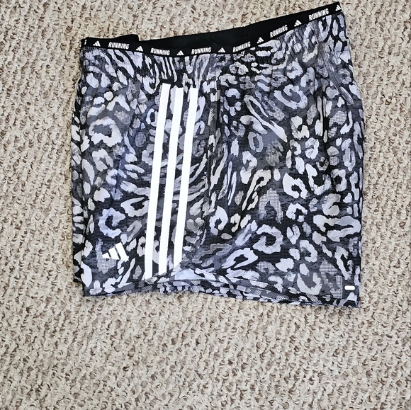 Adidas Own the Run CLIMACOOL 3-Stripes Shorts - Picture 1 of 6